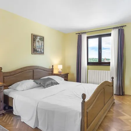 Villa Bucks Near Porec For 20 Persons With Sea View, Whirlpool, Sauna & Fitness *