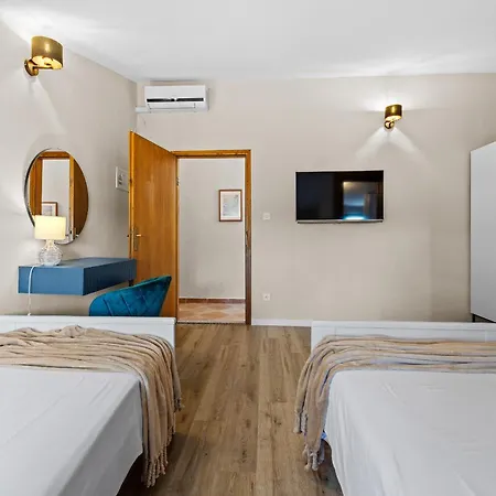 Villa Bucks Near Porec For 20 Persons With Sea View, Whirlpool, Sauna & Fitness *