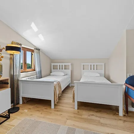 Villa Bucks Near Porec For 20 Persons With Sea View, Whirlpool, Sauna & Fitness Visnjan