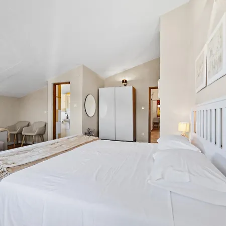 Bucks Near Porec For 20 Persons With Sea View, Whirlpool, Sauna & Fitness Villa Visnjan