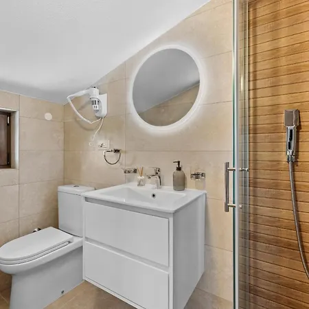 Bucks Near Porec For 20 Persons With Sea View, Whirlpool, Sauna & Fitness Villa Višnjan