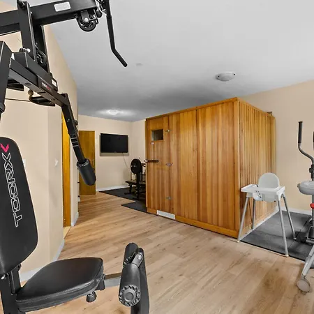 Villa Bucks Near Porec For 20 Persons With Sea View, Whirlpool, Sauna & Fitness Višnjan