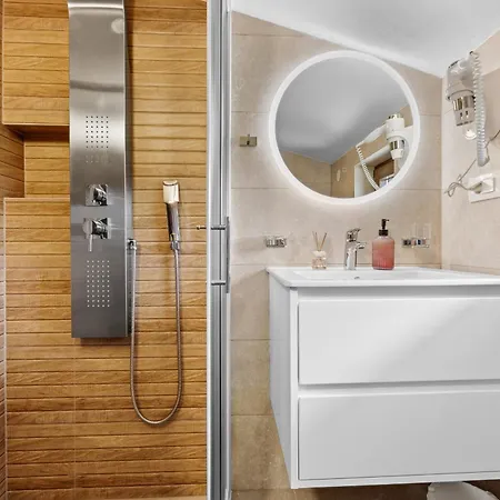 Bucks Near Porec For 20 Persons With Sea View, Whirlpool, Sauna & Fitness *