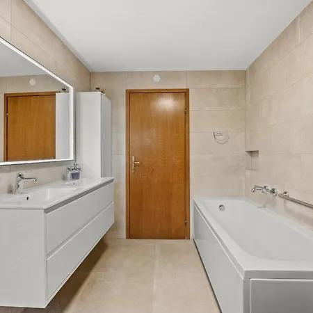 Bucks Near Porec For 20 Persons With Sea View, Whirlpool, Sauna & Fitness * Višnjan